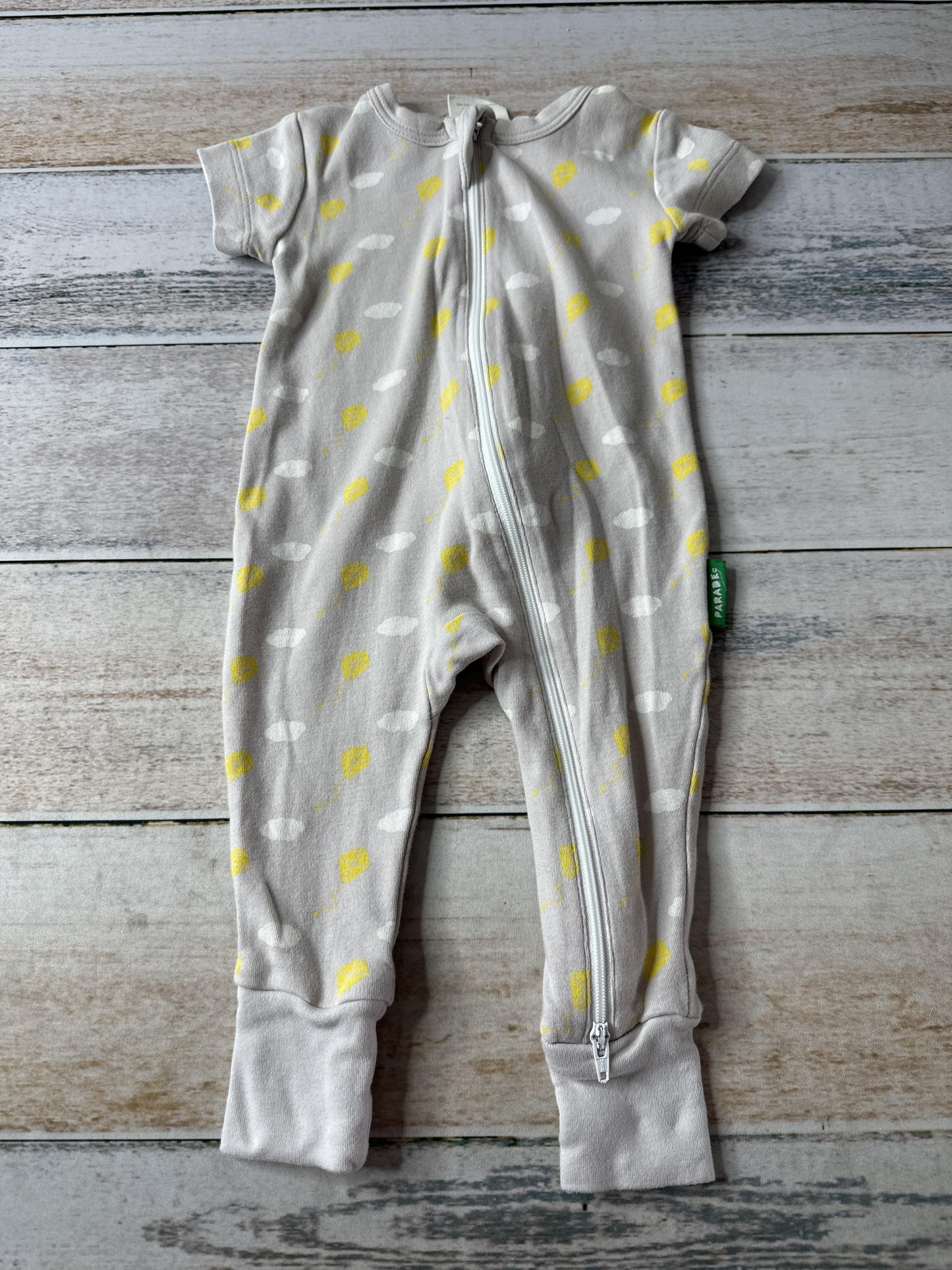 Parade Unisex Grey | Yellow | White Romper Size: 3-6 months Grey | Yellow | White