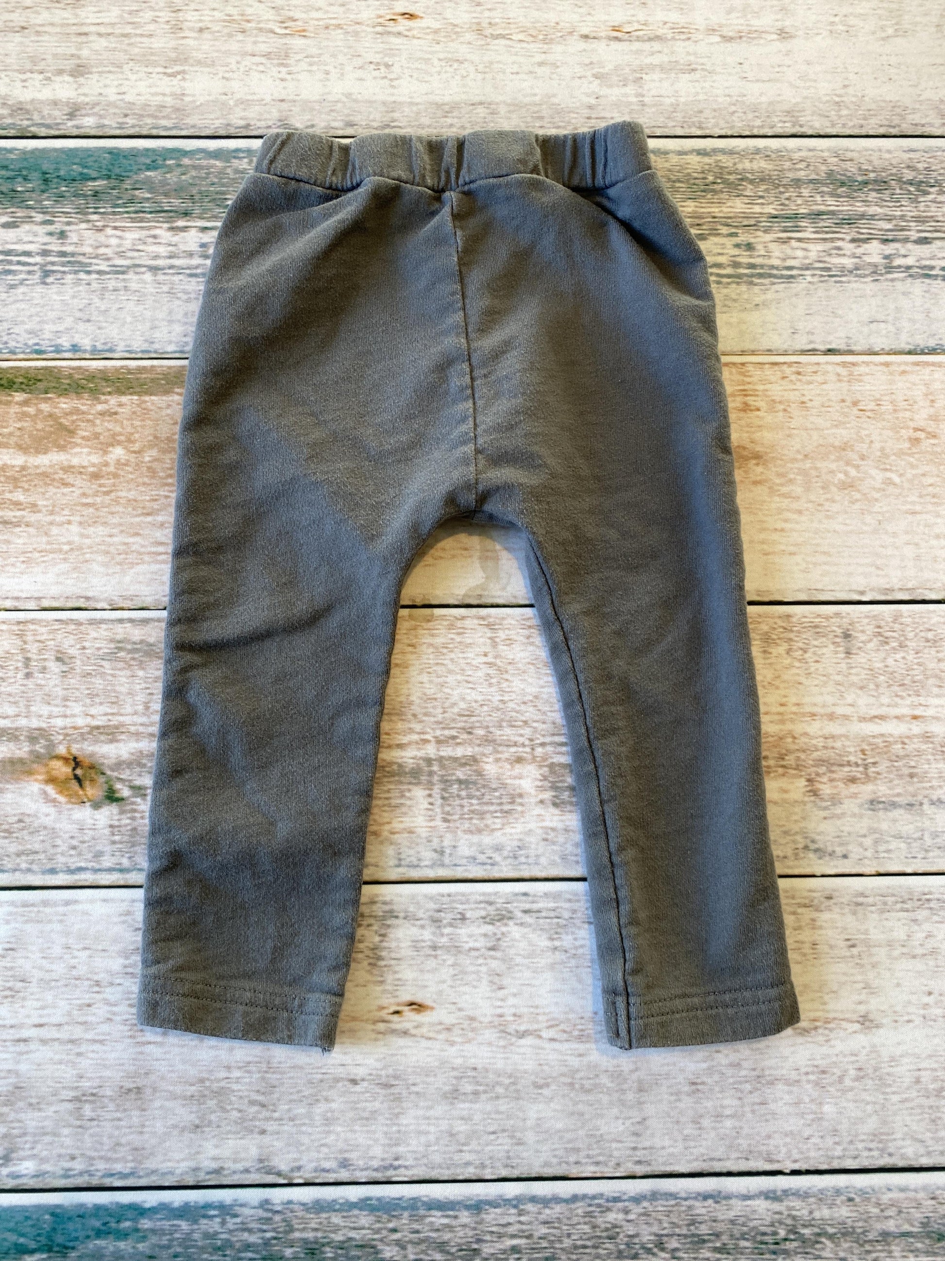 Carters Unisex Grey Pants Size: 18 months Grey