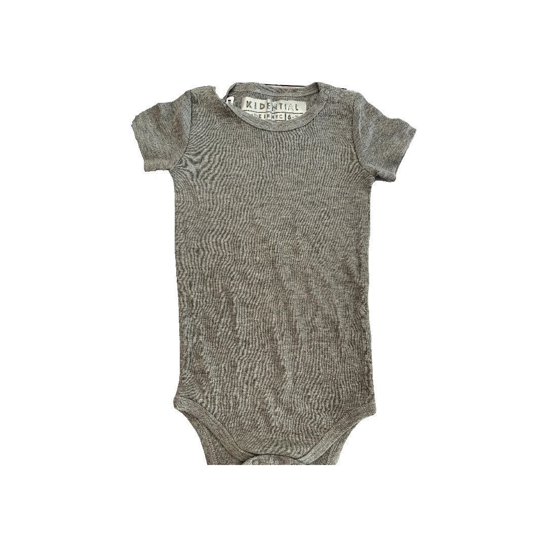 Kidential Boys Grey Onesie Size: 6-9 months Grey