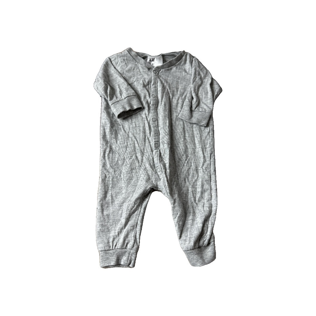 H&M Unisex Grey Long Sleeve Outfit Size: Newborn Grey