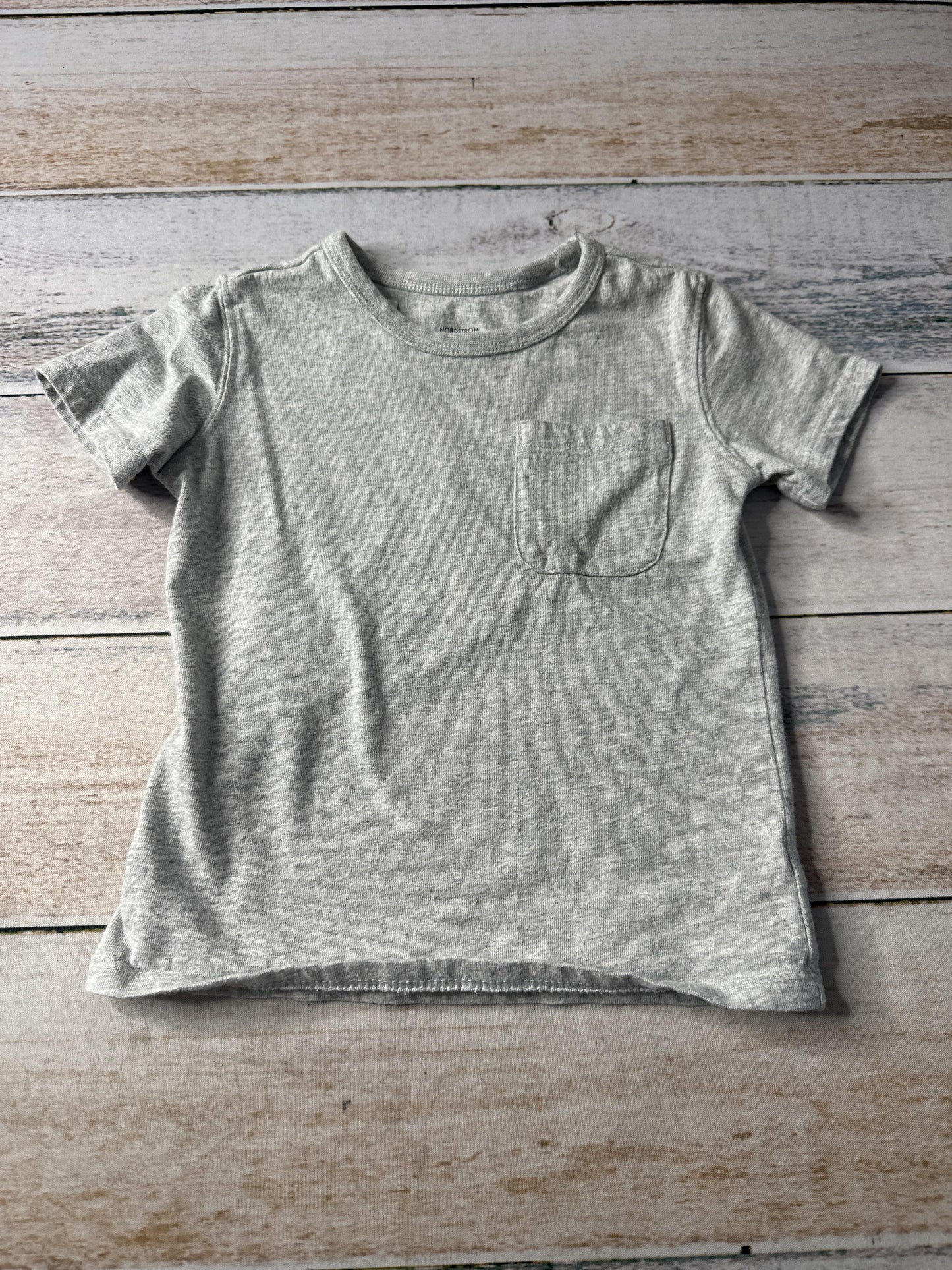 Nordstrom Unisex Grey T-Shirt Size: 24 months Grey