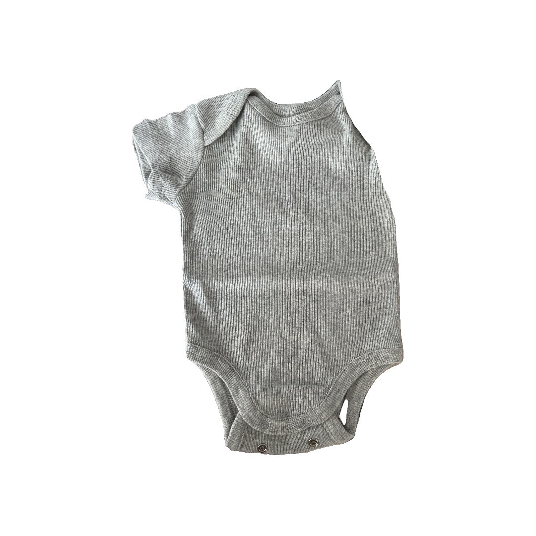 Nordstrom Unisex Grey Onesie Size: 3-6 months Grey