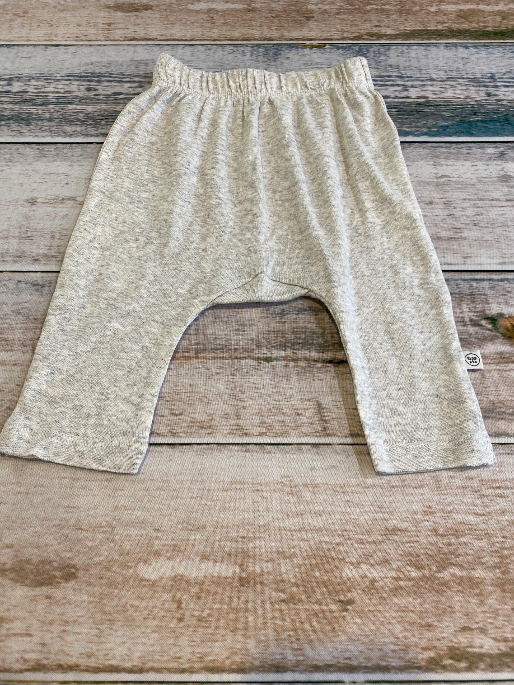 Honest co Unisex Grey Pants Size: 0-3 months Grey