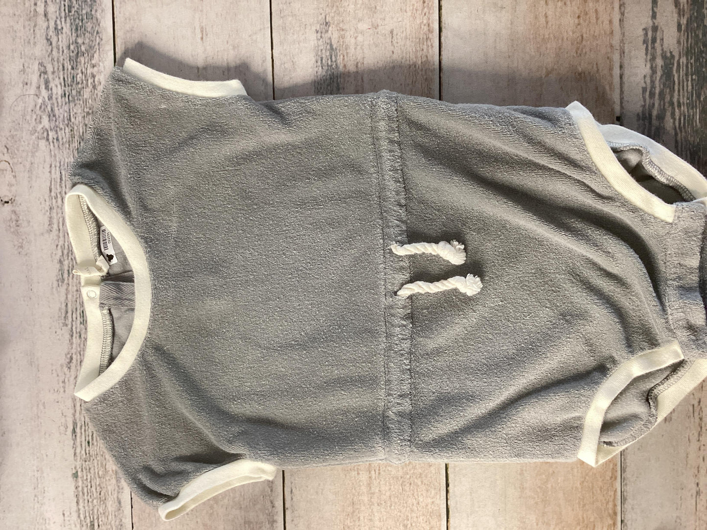 Quincy Mae Unisex Grey Romper Size: 2-3 Years Grey