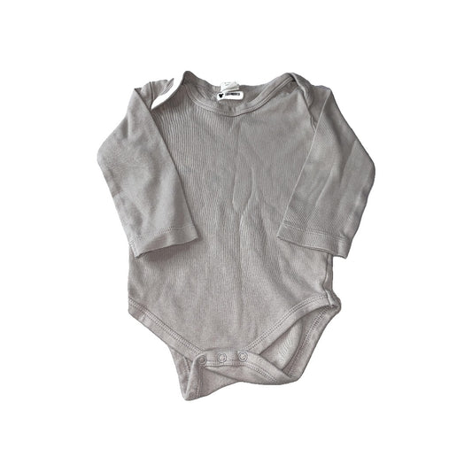 Colored Organics Unisex Grey Onesie Size: 6-12 months Grey