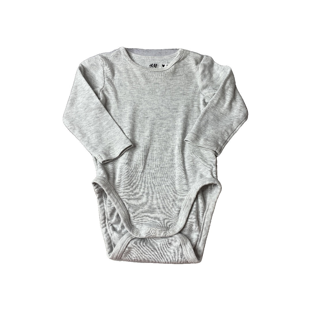 H&M Unisex Grey Onesie Size: 9 months Grey