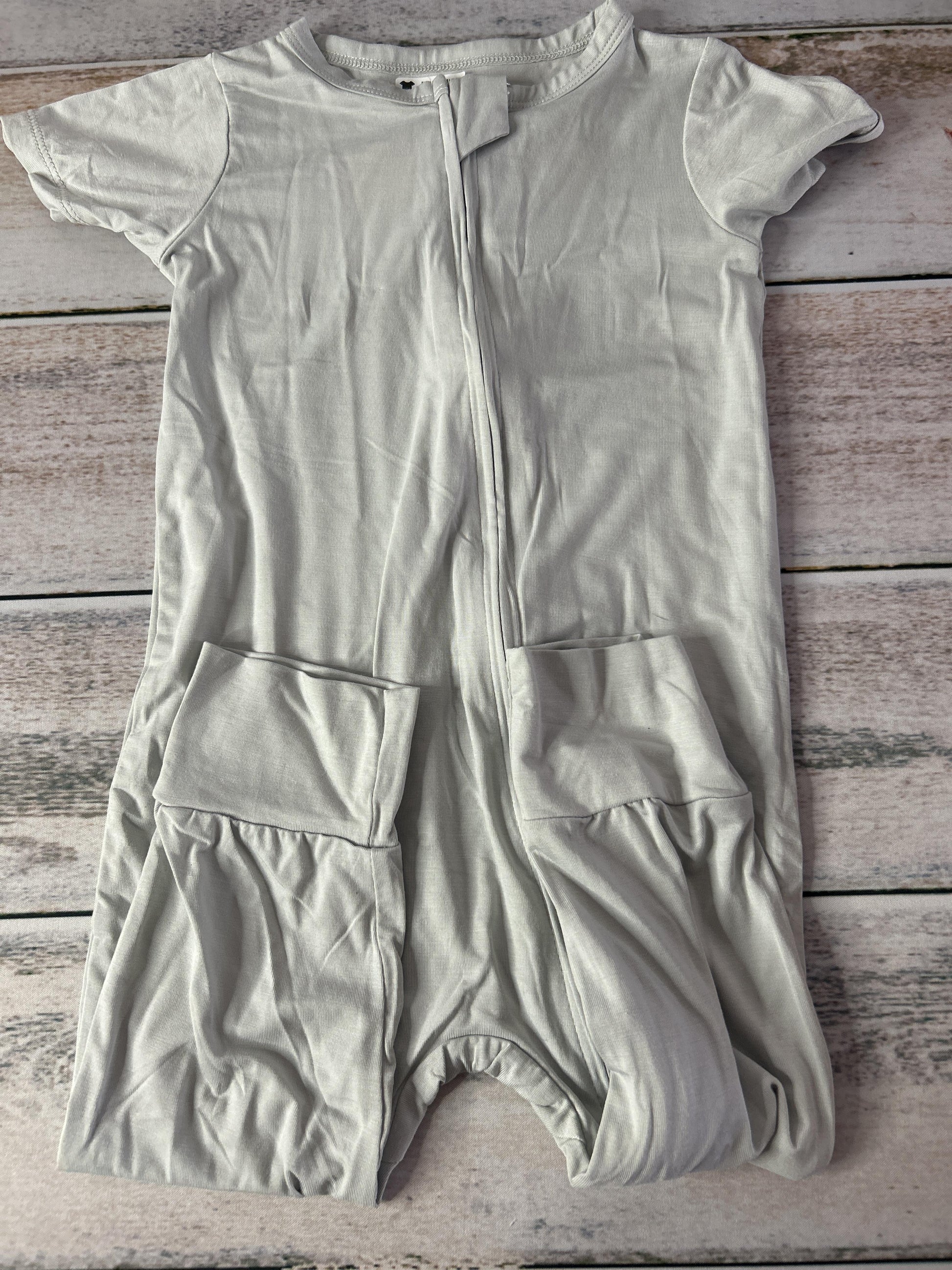 Unisex Grey Shorts Size: 12-18 months Grey