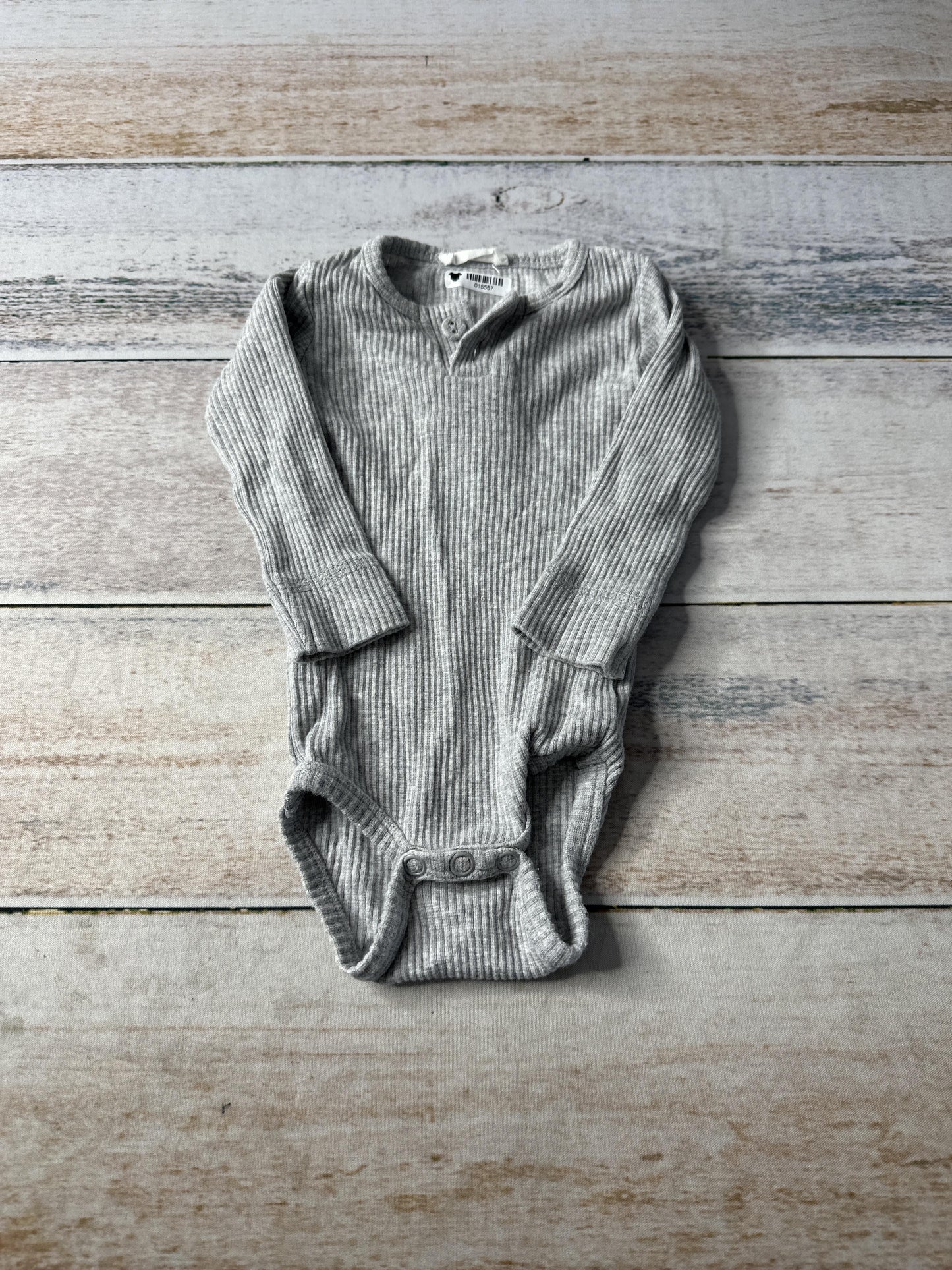 Jamie Kay Unisex Grey Onesie Size: 0-3 months Grey