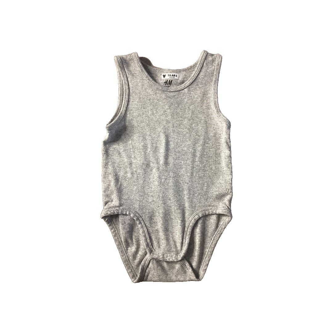 H&M Unisex Grey Onesie Size: 18 months Grey