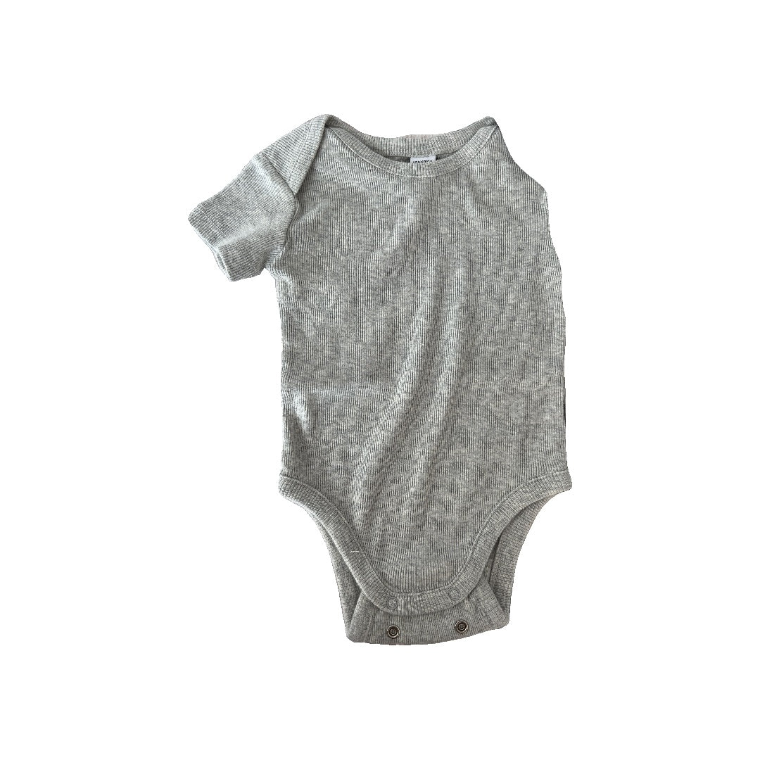 Nordstrom Unisex Grey Onesie Size: 9-12 Months Grey
