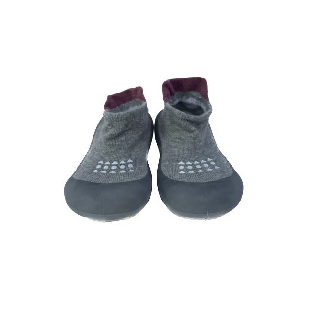 Unknown Unisex Grey Shoes Size: 24/25 (8T-9T) Grey