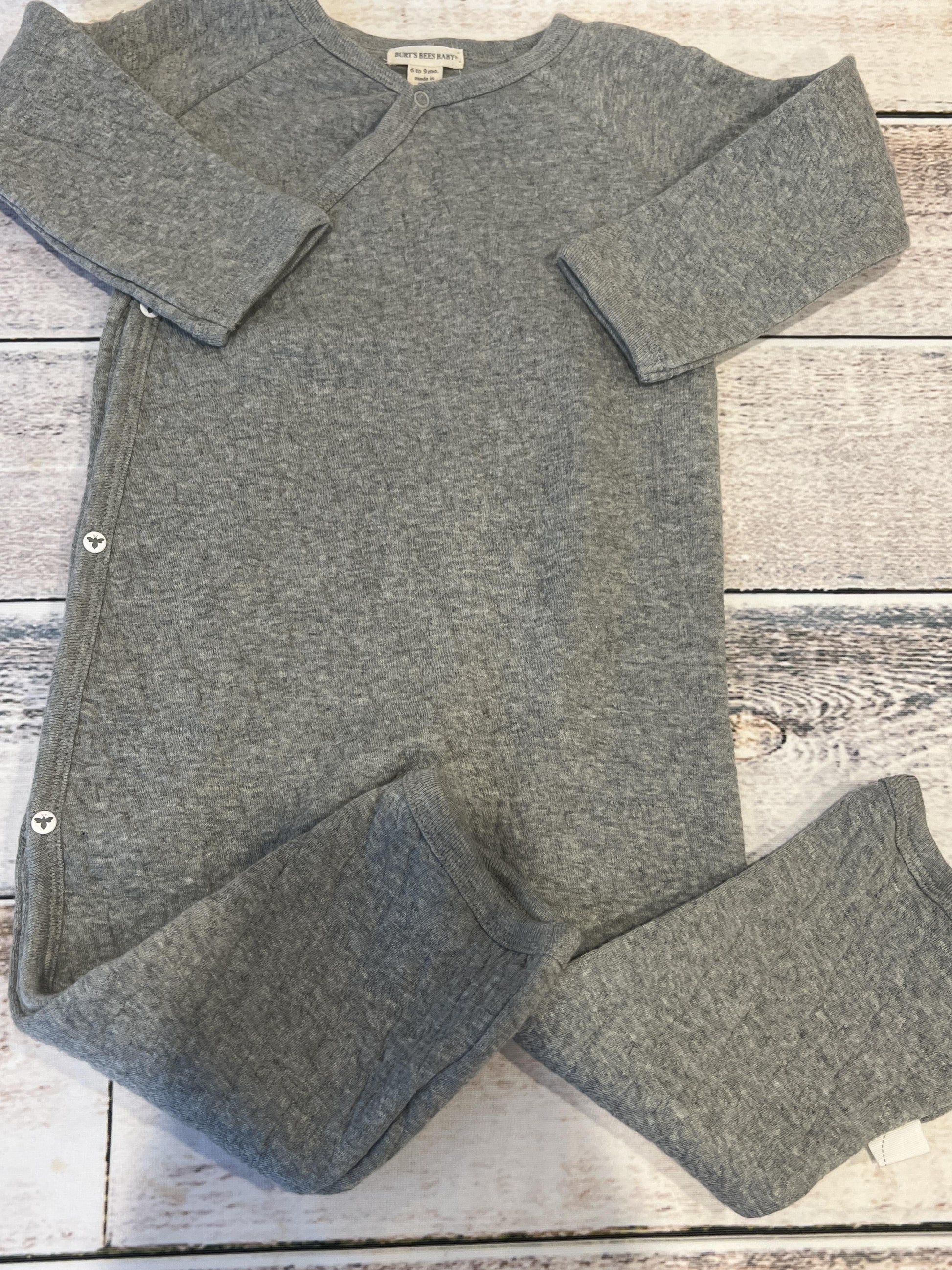 Burt's Bees Girls Grey Long Sleeve Outfit Size: 6-9 months Grey