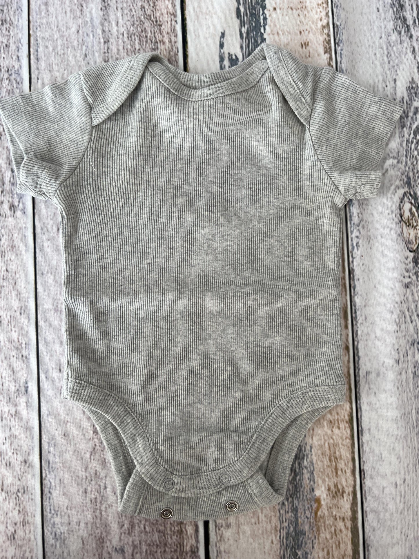 Nordstrom Unisex Grey Onesie Size: 3-6 months Grey