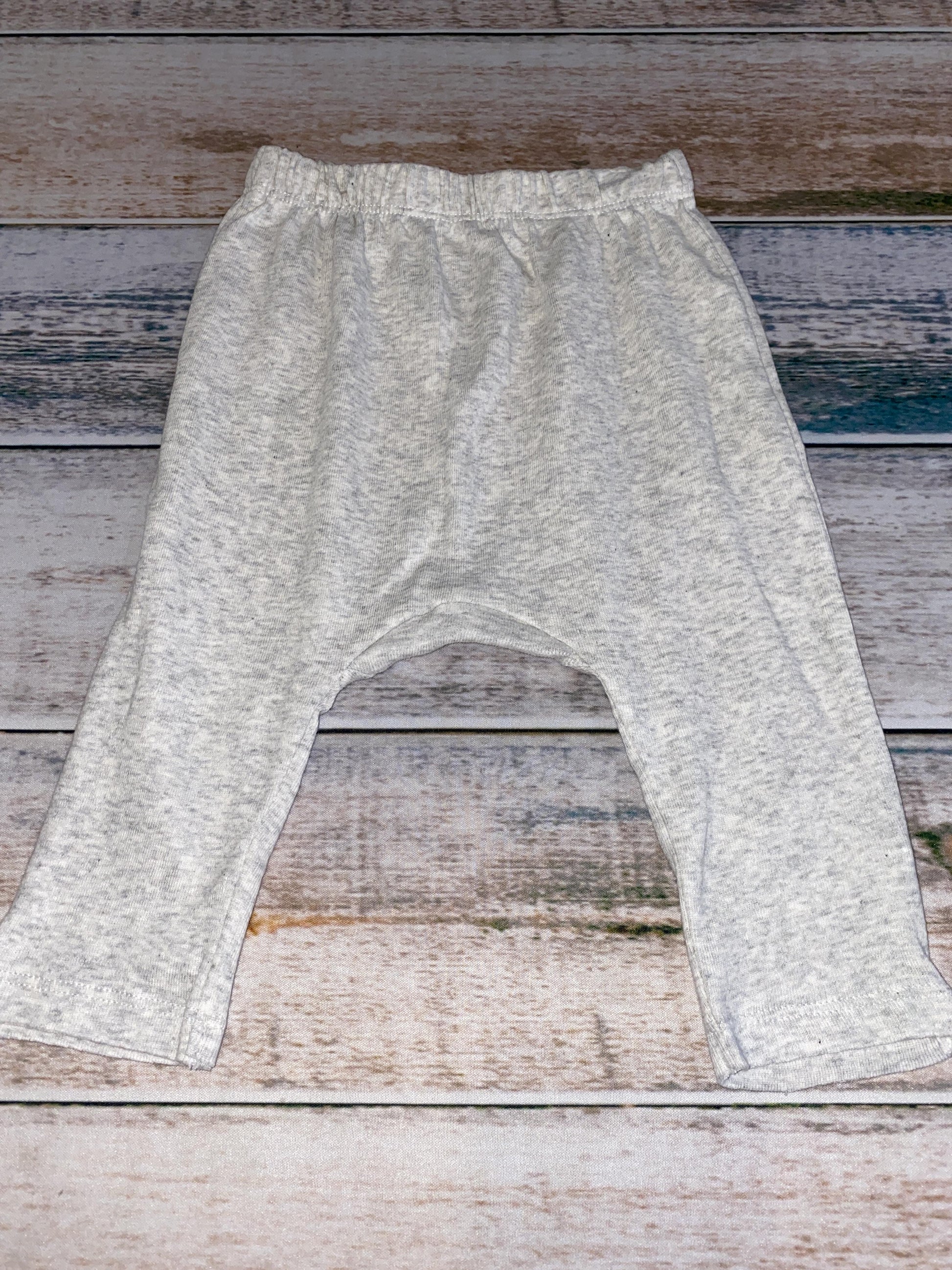 Honest co Unisex Grey Pants Size: 3-6 months Grey