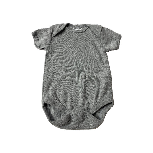 Emily and Oliver Unisex Grey Onesie Size: 0-3 months Grey