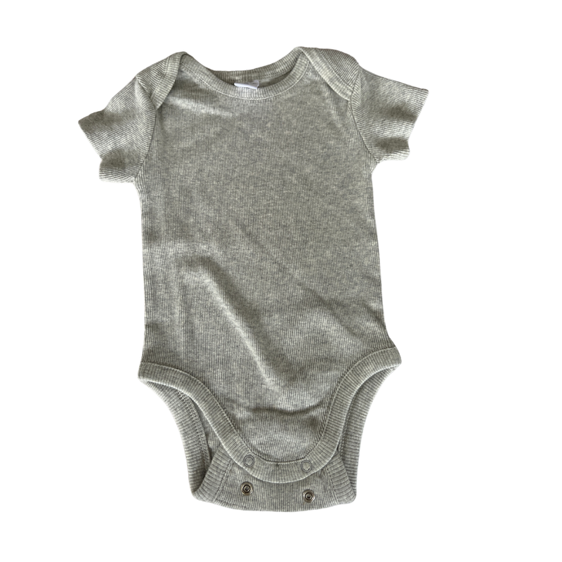 Nordstrom Unisex Grey Onesie Size: 9-12 months Grey