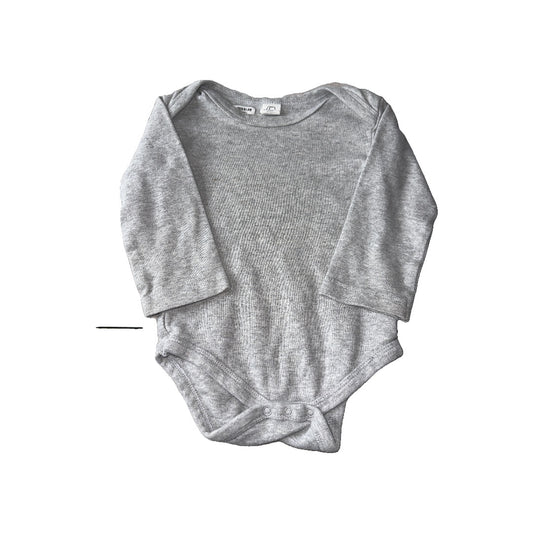 Colored Organics Unisex Grey Onesie Size: 12-18 months Grey