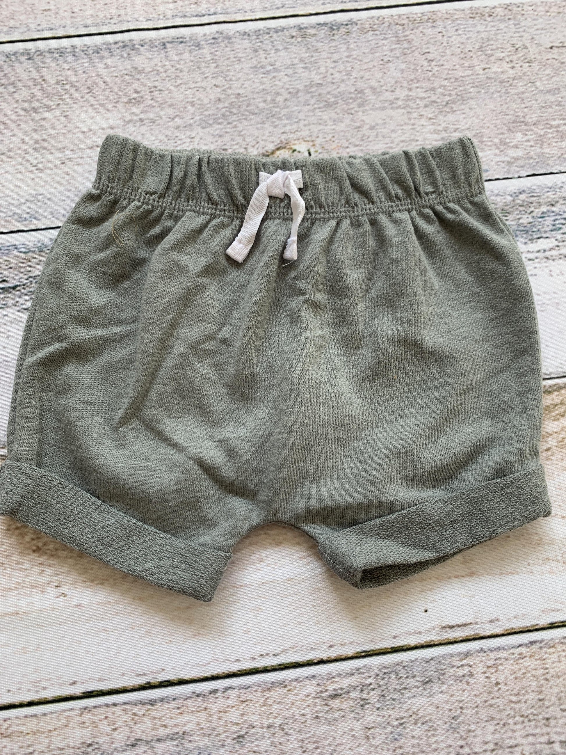 Cat & Jack Boys Grey Shorts Size: 6-9 months Grey