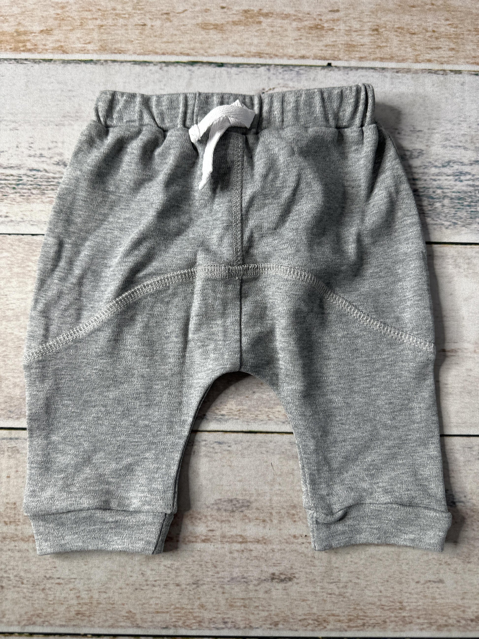 Bloomies Baby Girls Grey Pants Size: 0-3 months Grey