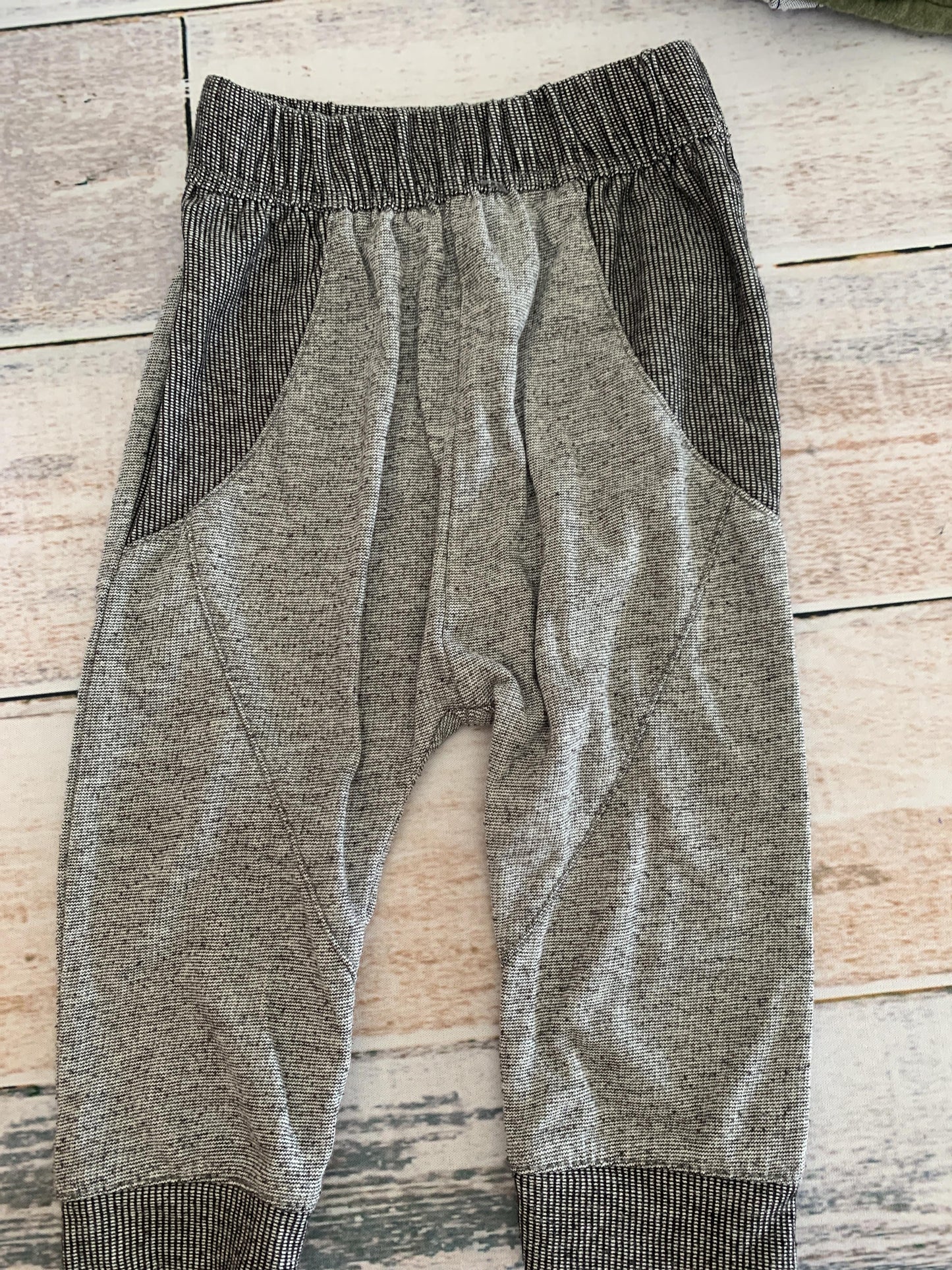 Cat & Jack Unisex Grey Pants Size: 6-12 months Grey