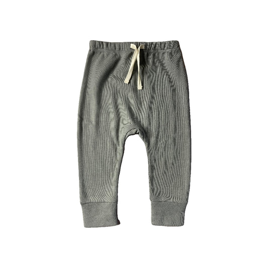 Quincy Mae Unisex Grey Pants Size: 18 months Grey