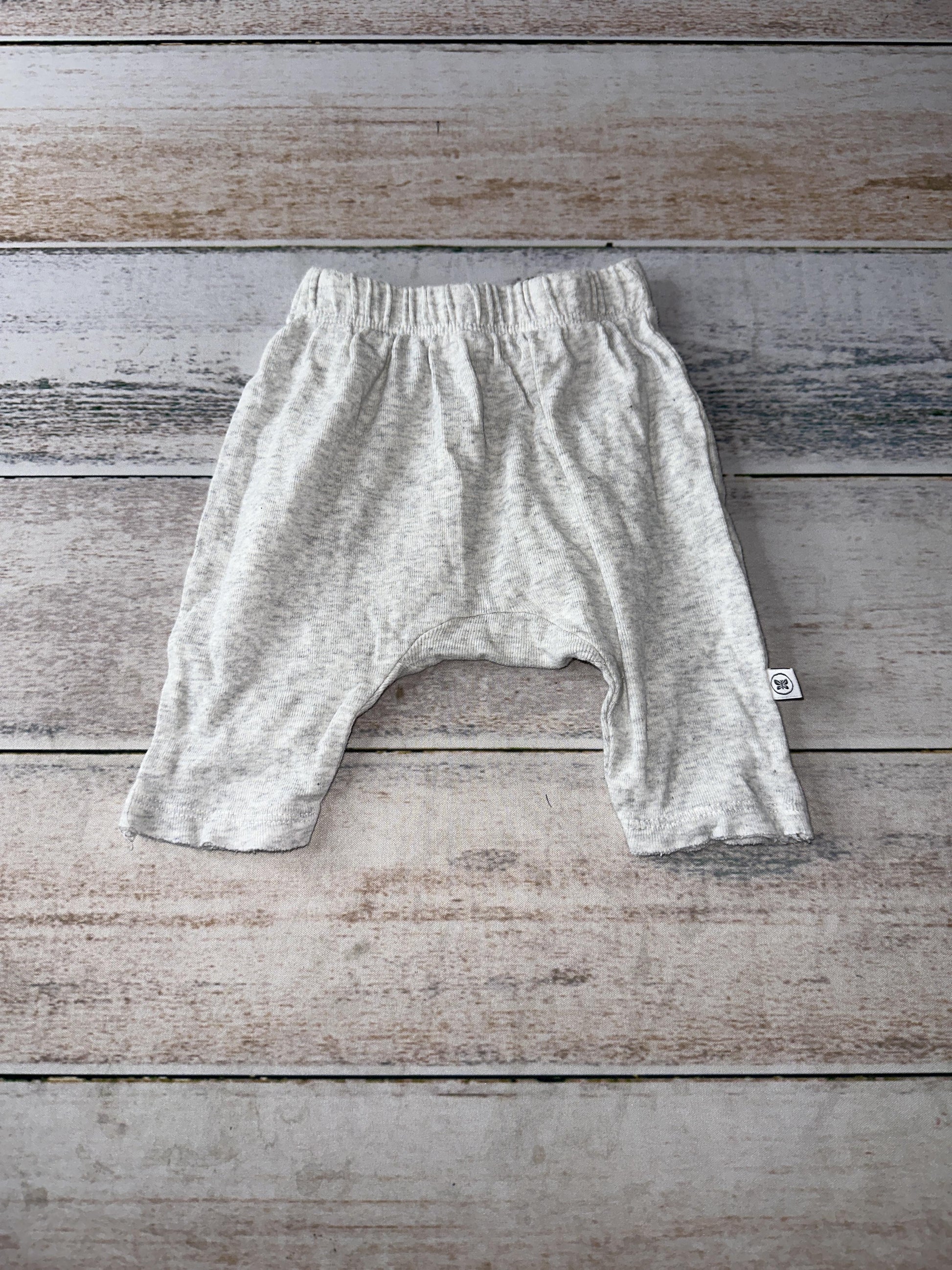 Honest co Unisex Grey Pants Size: Newborn Grey