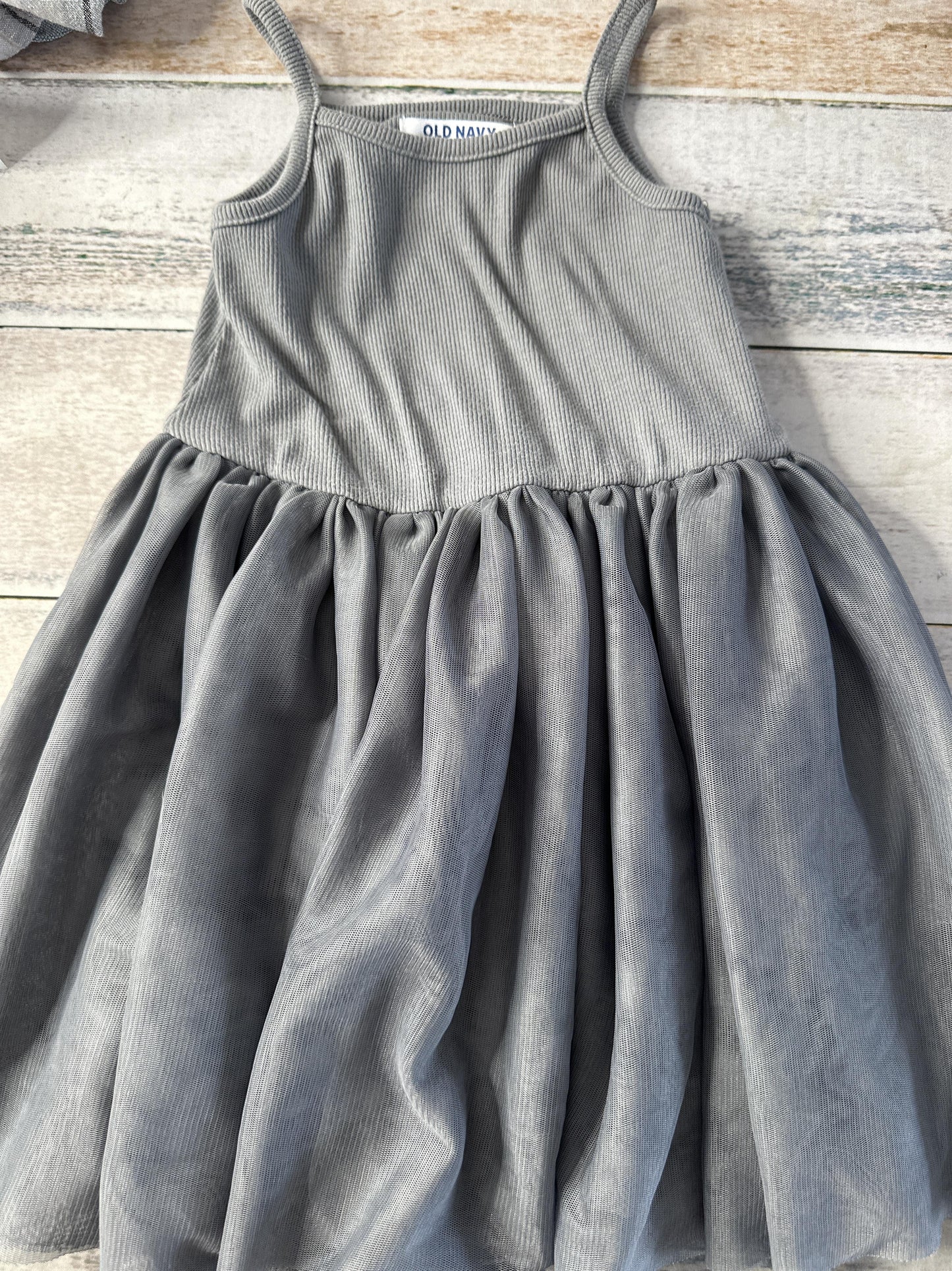 Old Navy Girls Grey Dress Size: 4T Grey