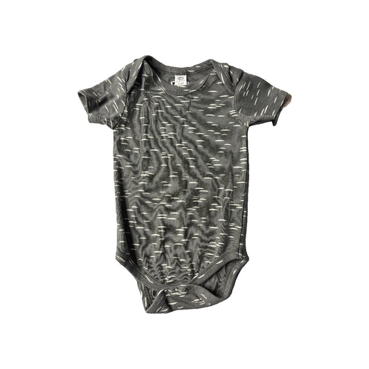 Colored Organics Boys Grey Onesie Size: 18-24 months Grey