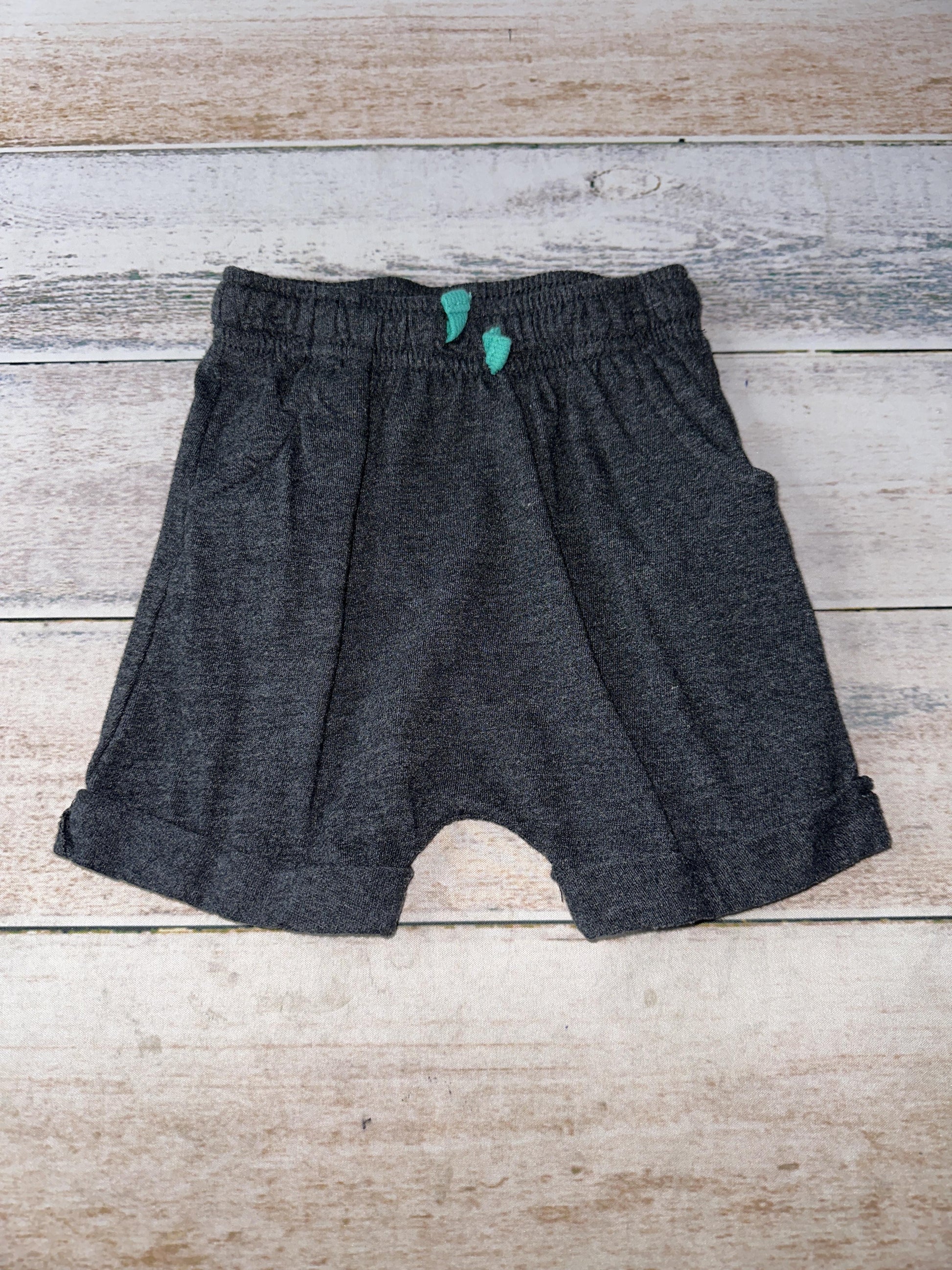 Cat & Jack Boys Grey Shorts Size: 2T Grey