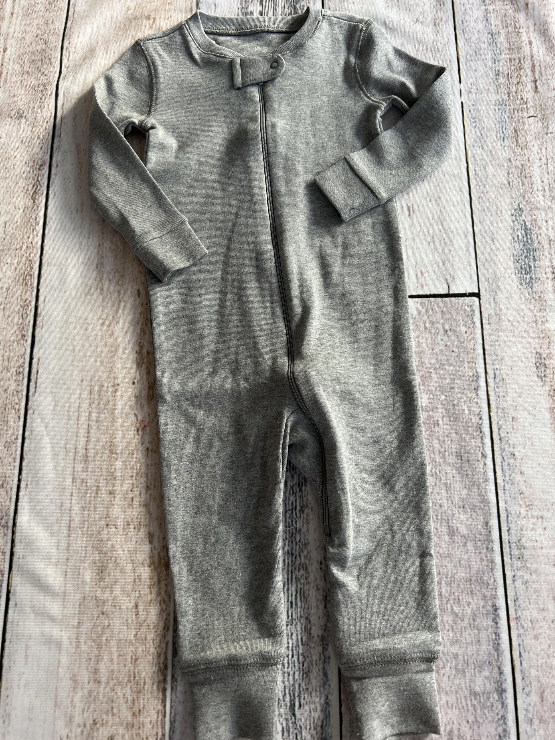 Primary Unisex Grey Long Sleeve Outfit Size: 6-9 months Grey