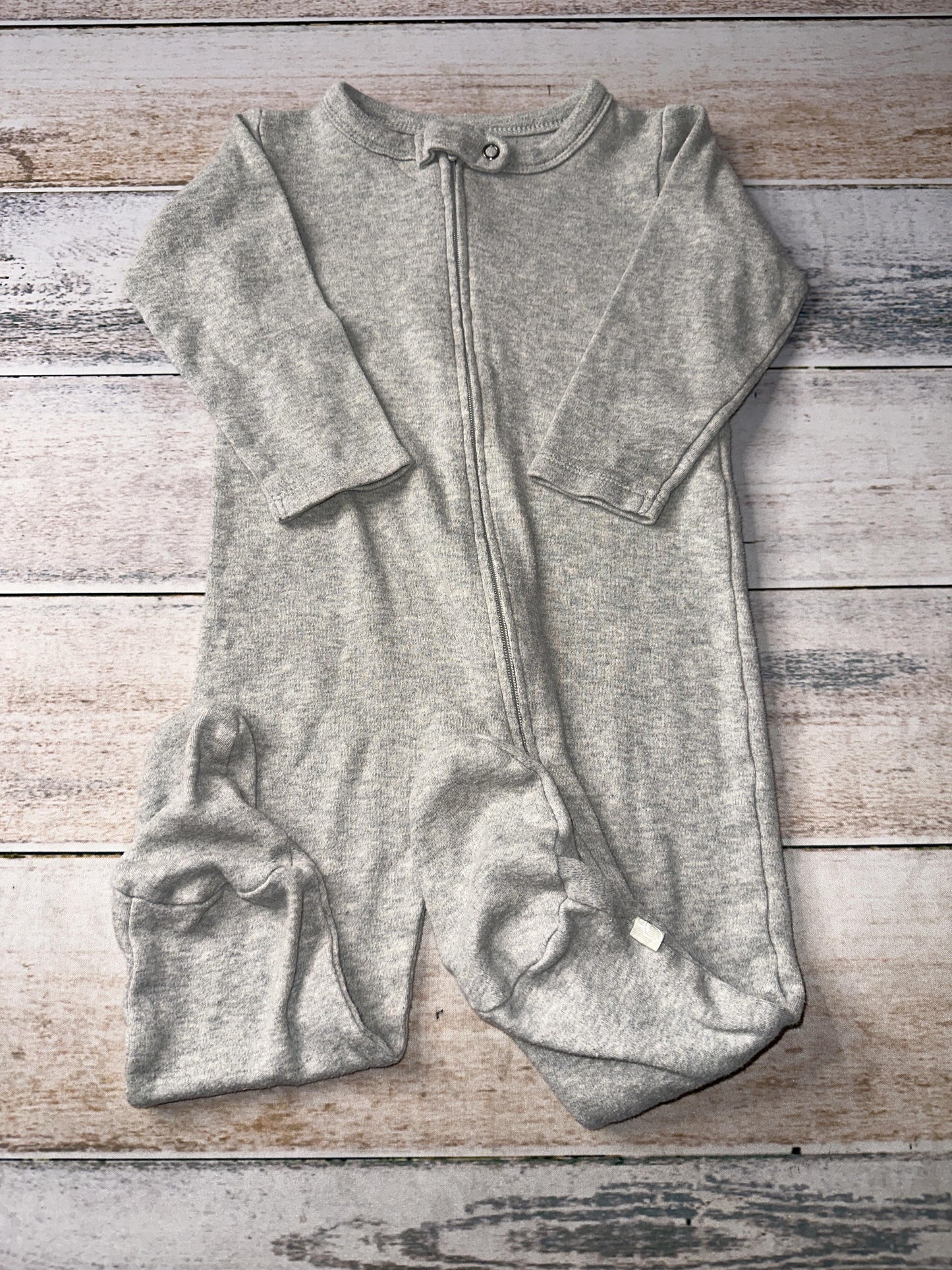 Finn + Emma Unisex Grey Long Sleeve Outfit Size: 9-12 Months Grey