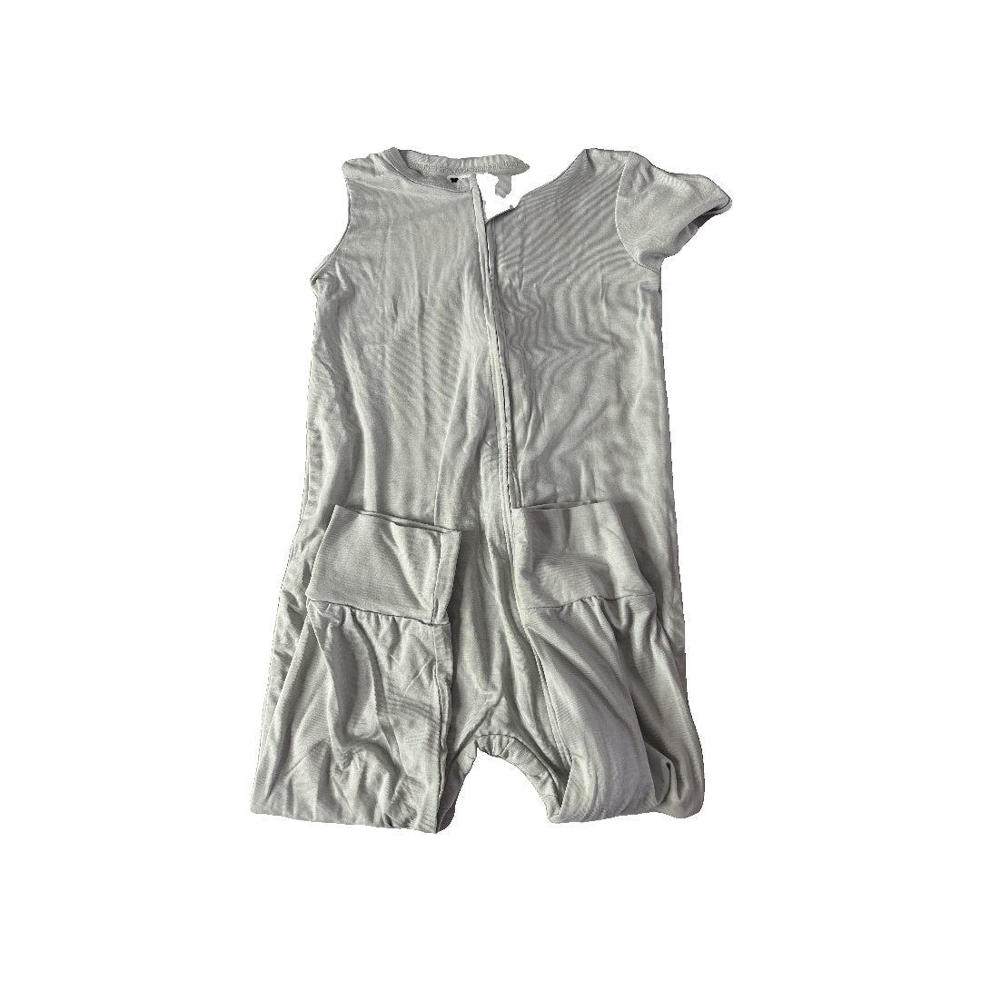 Unisex Grey Shorts Size: 12-18 months Grey
