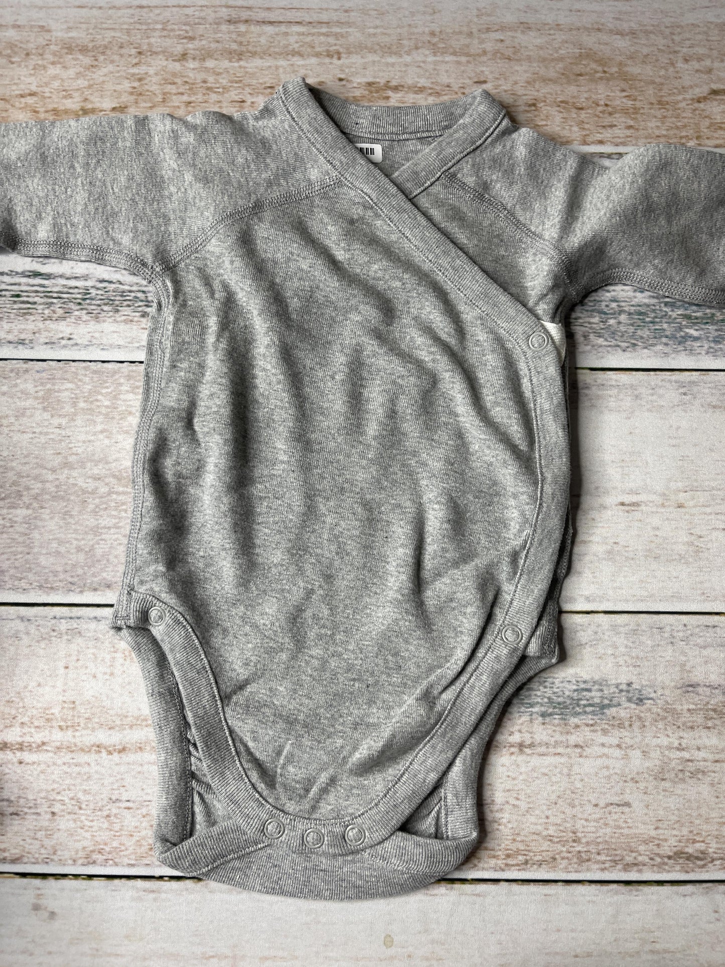 Moon and back Boys Grey Onesie Size: 3-6 months Grey