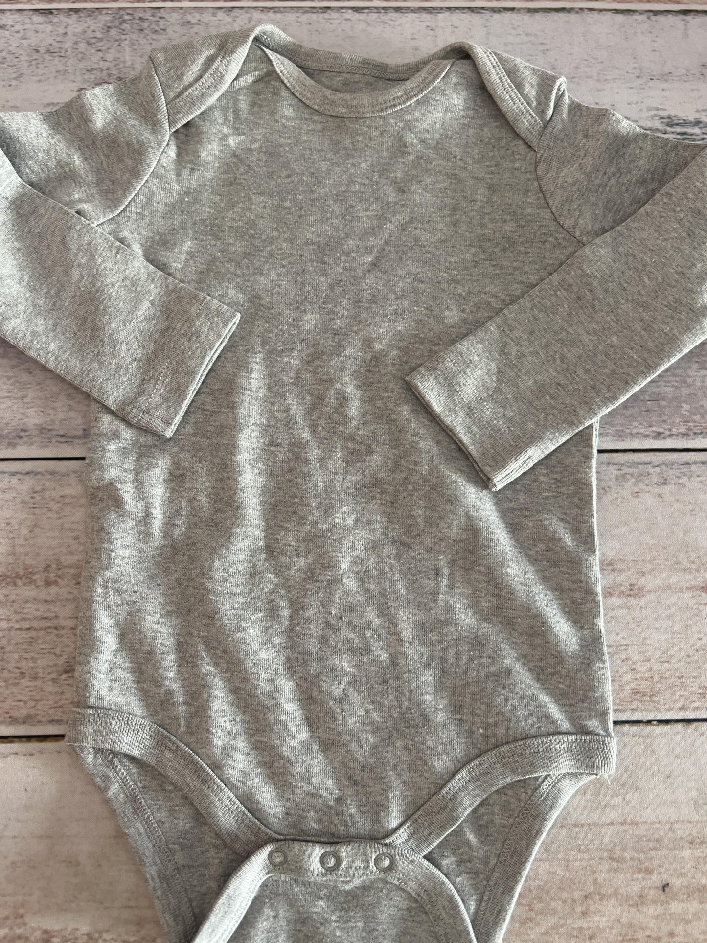 Primary Unisex Grey Onesie Size: 9-12 Months Grey