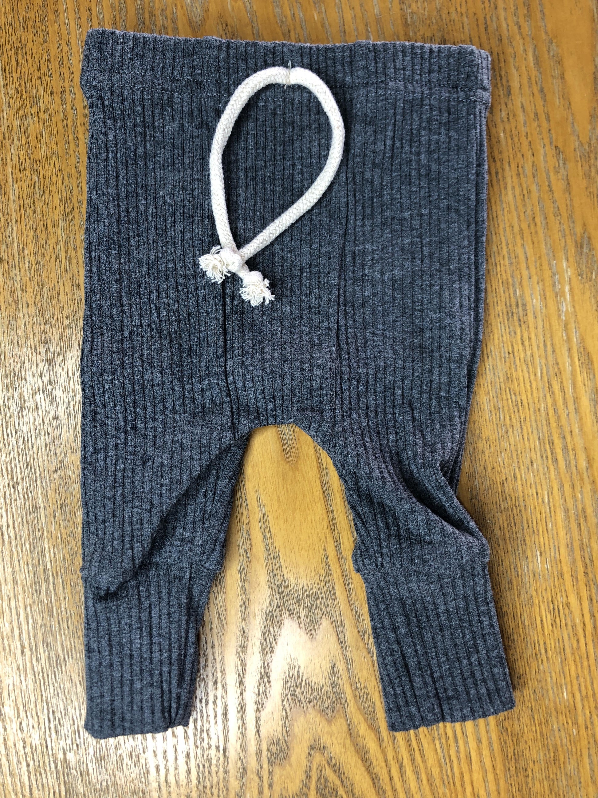 Forever French Girls Grey Pants Size: 0-3 months Grey