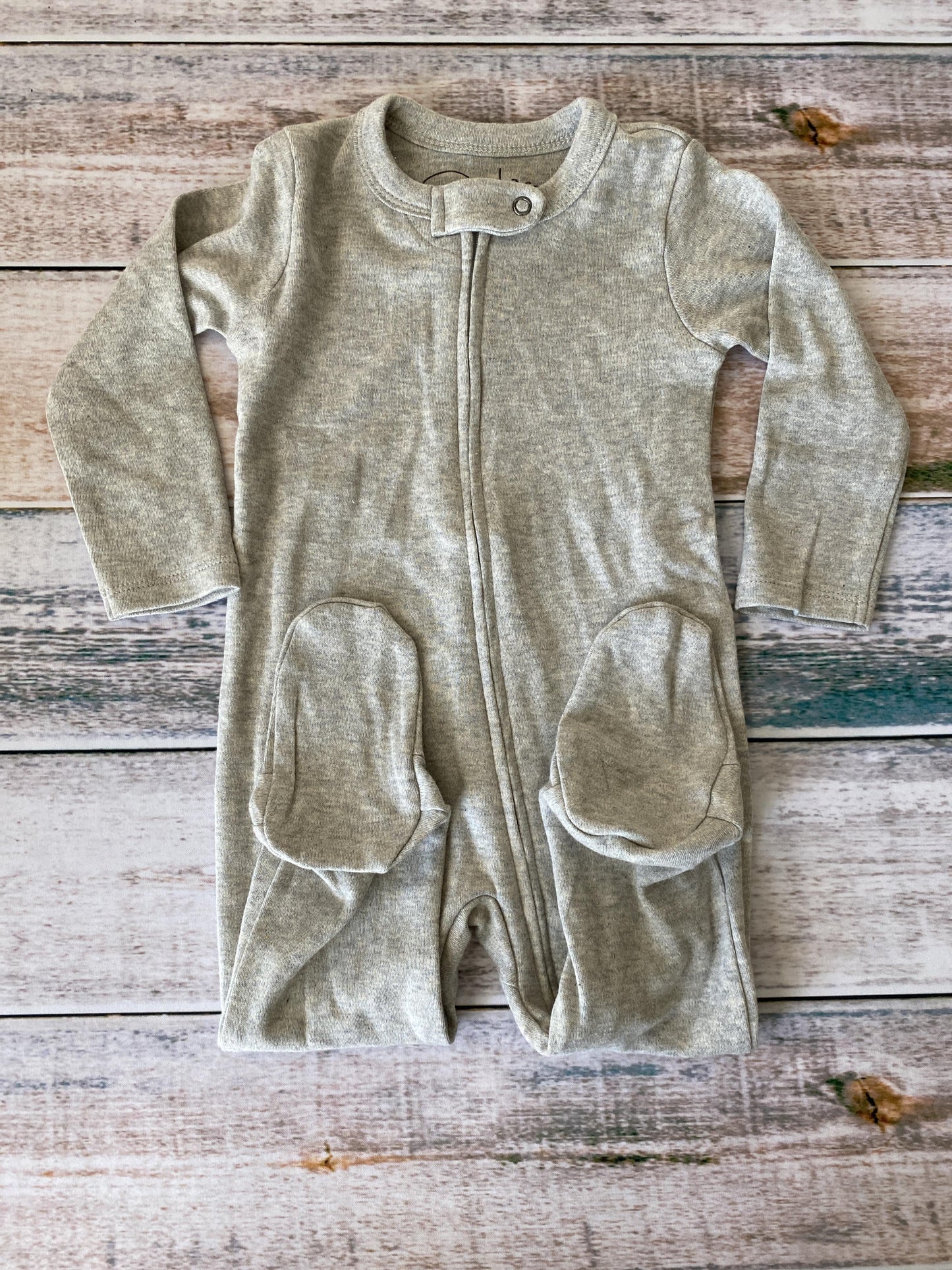 Finn + Emma Unisex Grey Long Sleeve Outfit Size: 3-6 months Grey