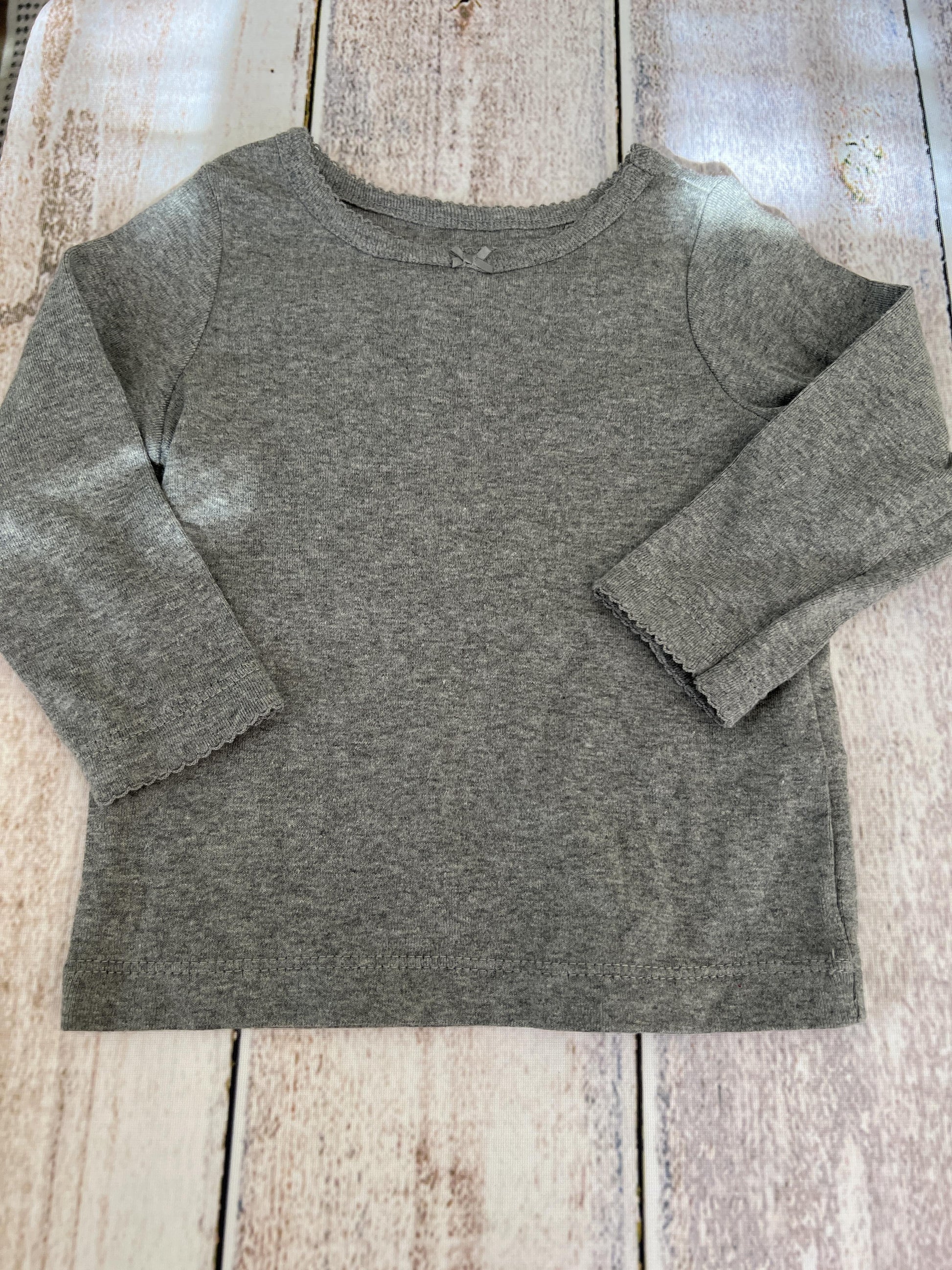 Girls Grey Long Sleeve T-Shirt Size: 9 months Grey
