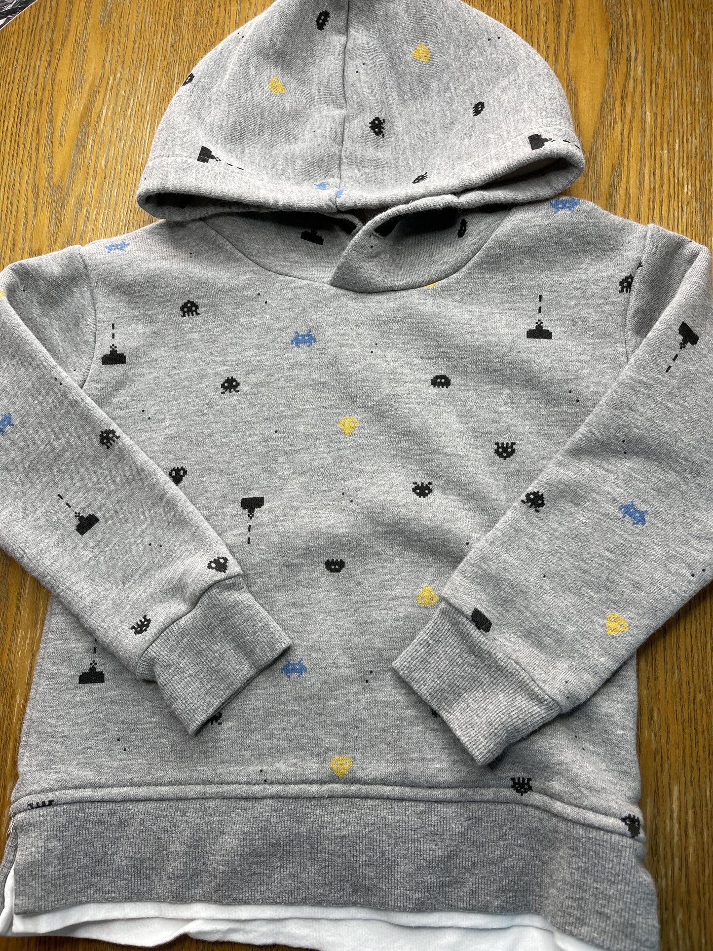 Three Likes Unisex Grey Sweatshirt Size: 4T Grey