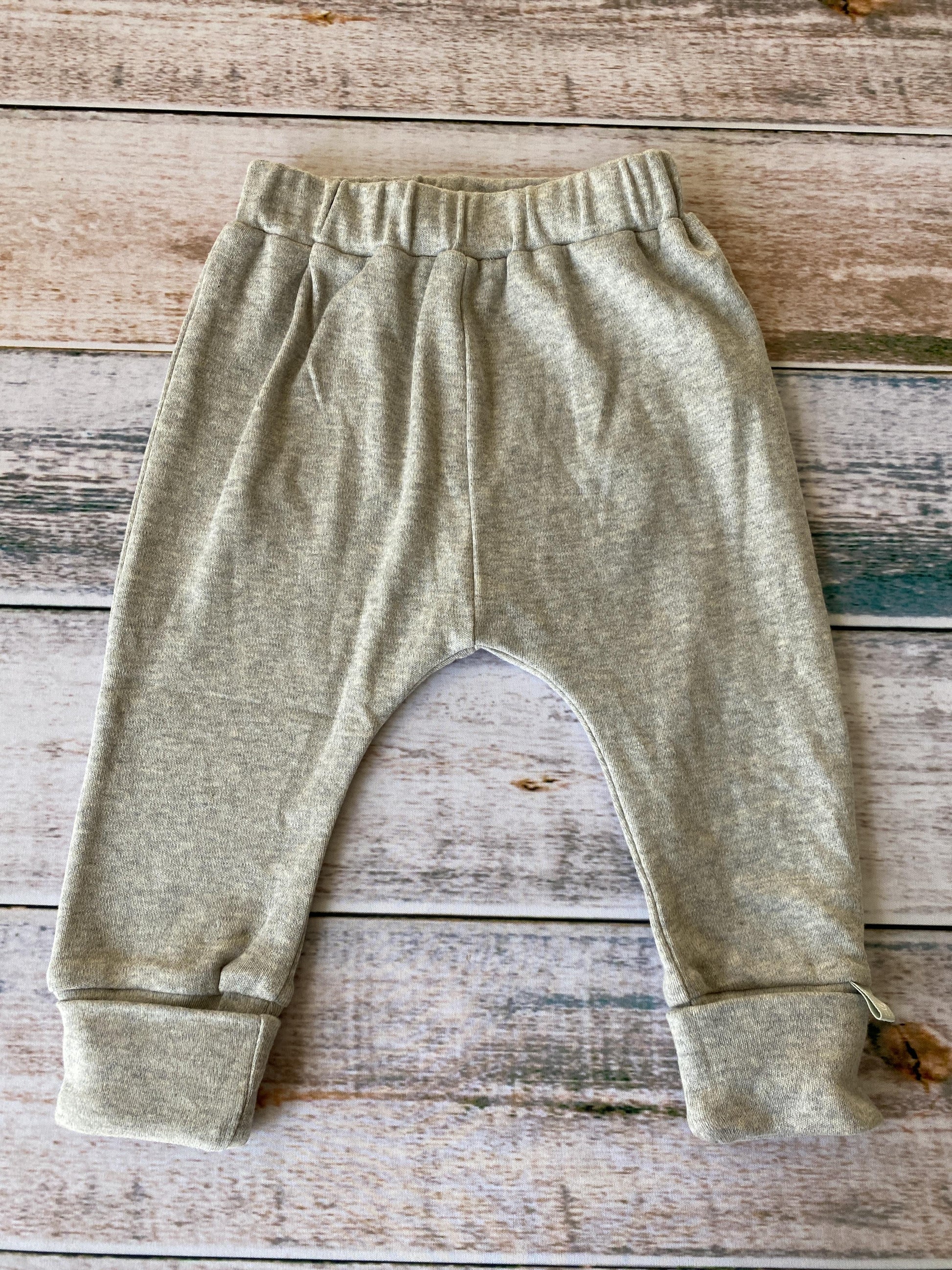 Finn + Emma Unisex Grey Pants Size: 6-9 months Grey