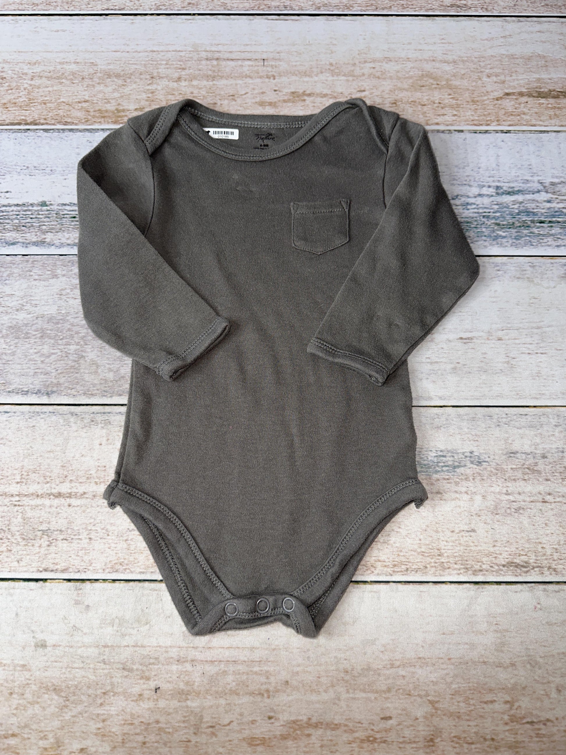 Touched by Nature Boys Grey Onesie Size: 6-9 months Grey