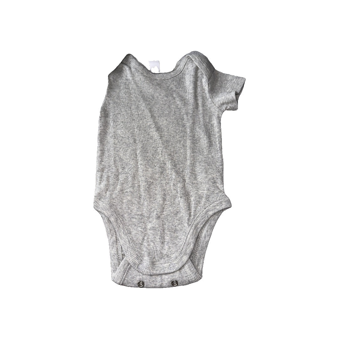 Nordstrom Unisex Grey Onesie Size: 9-12 Months Grey