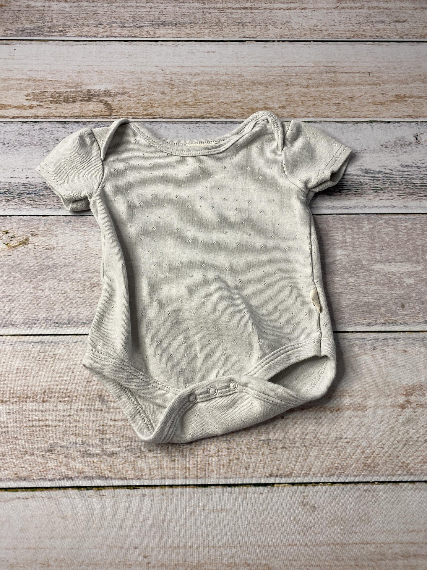 Rabbit Bear Girls Grey Onesie Size: 6-9 months Grey
