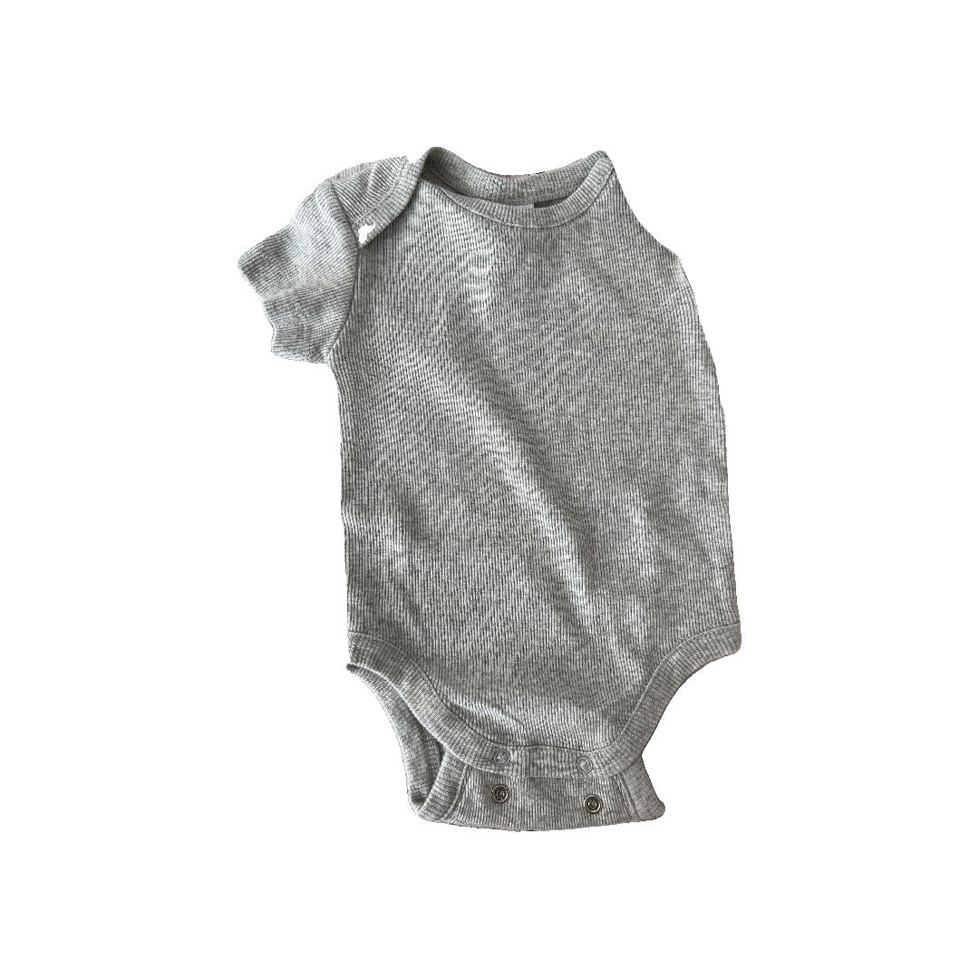 Nordstrom Unisex Grey Onesie Size: 3-6 months Grey