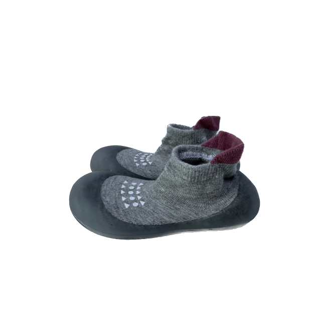 Unknown Unisex Grey Shoes Size: 24/25 (8T-9T) Grey