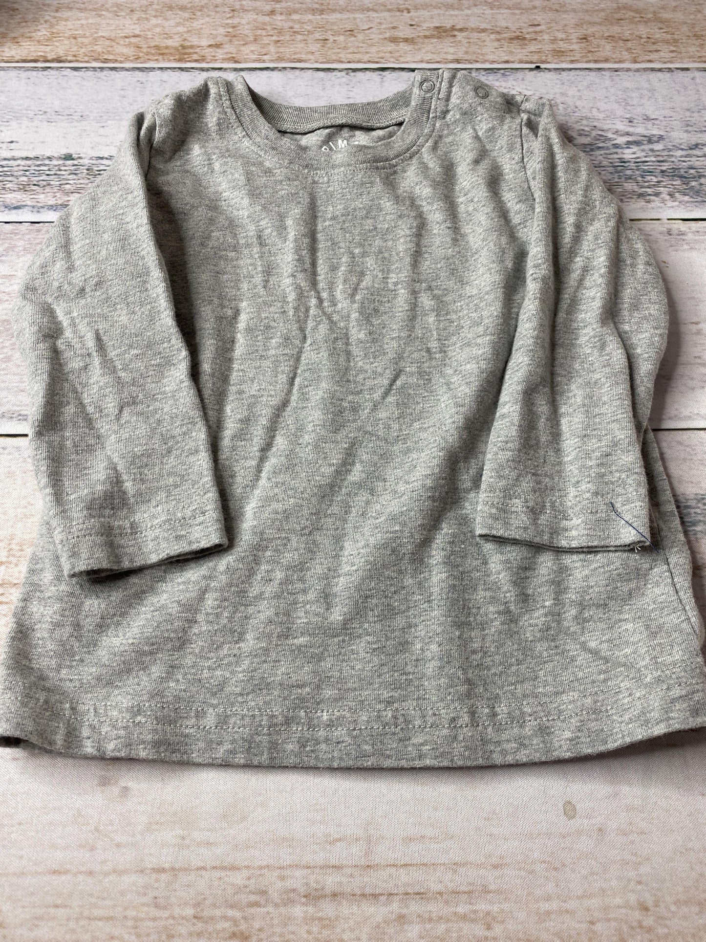 Primary Unisex Grey Long Sleeve Shirt Size: 12-18 months Grey