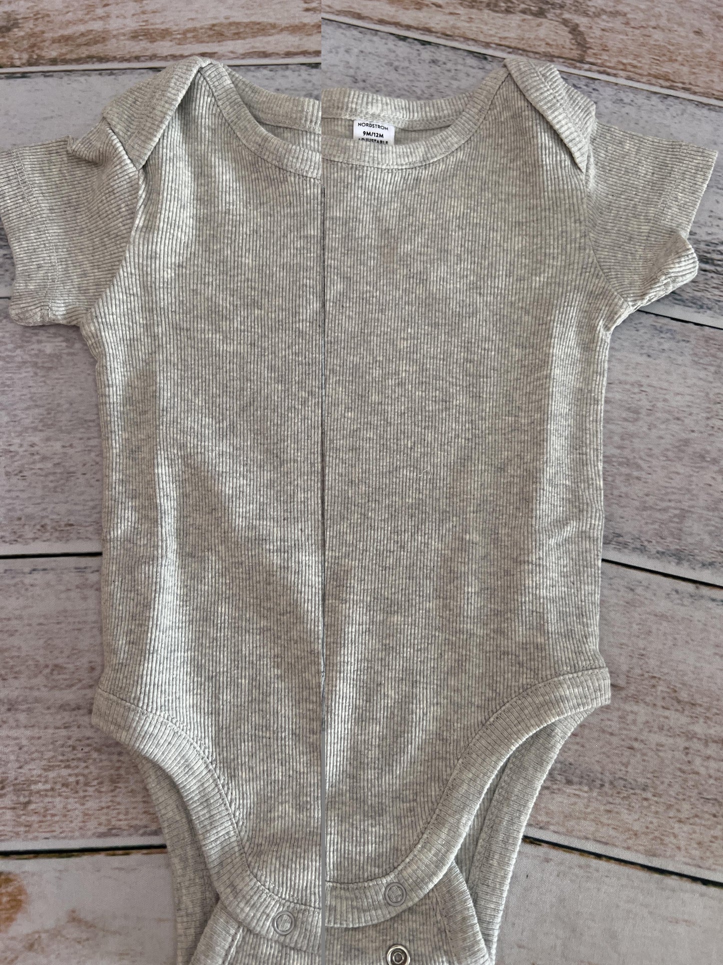 Nordstrom Unisex Grey Onesie Size: 9-12 Months Grey