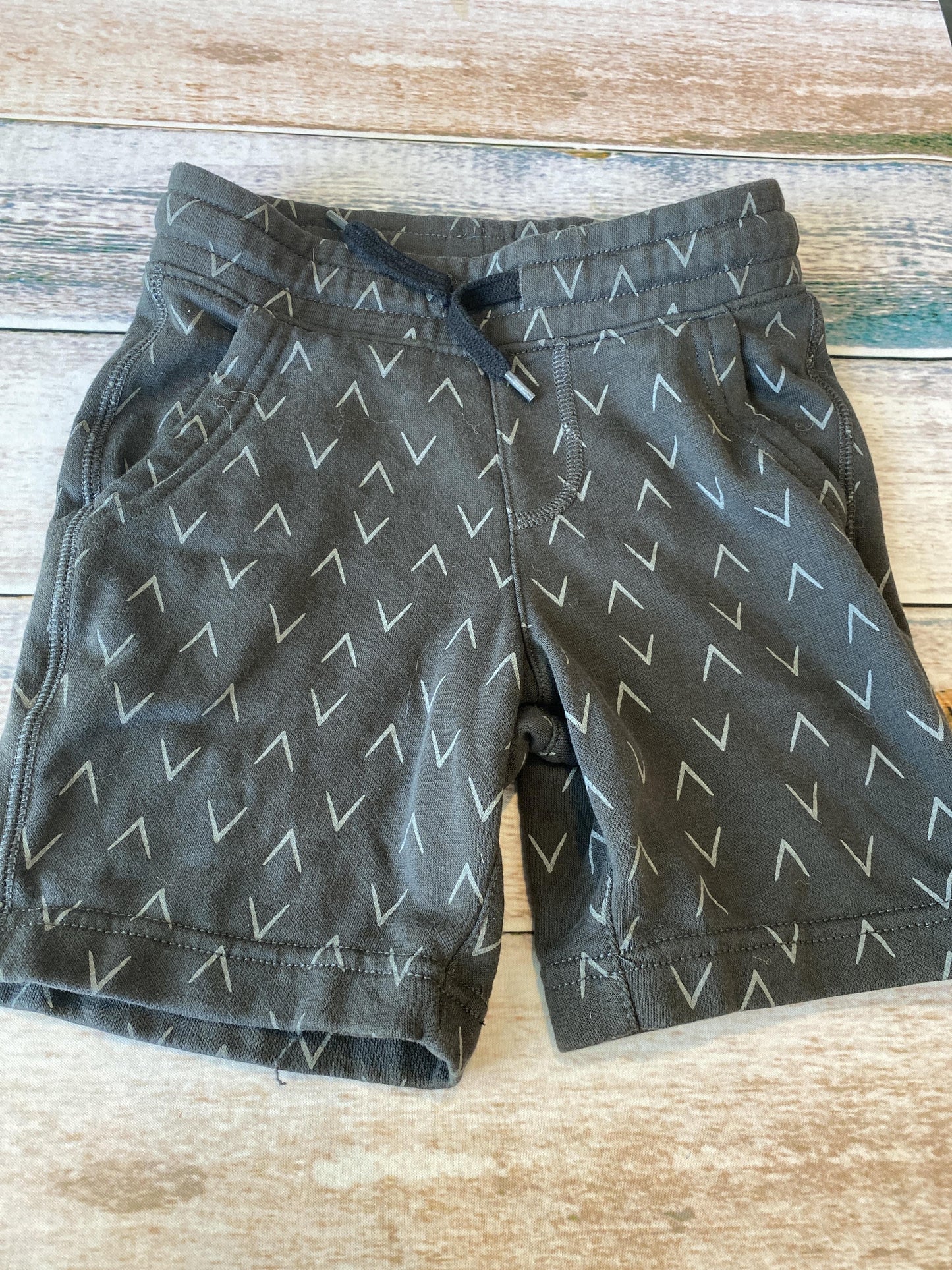 Old Navy Boys Grey Shorts Size: 5 Grey