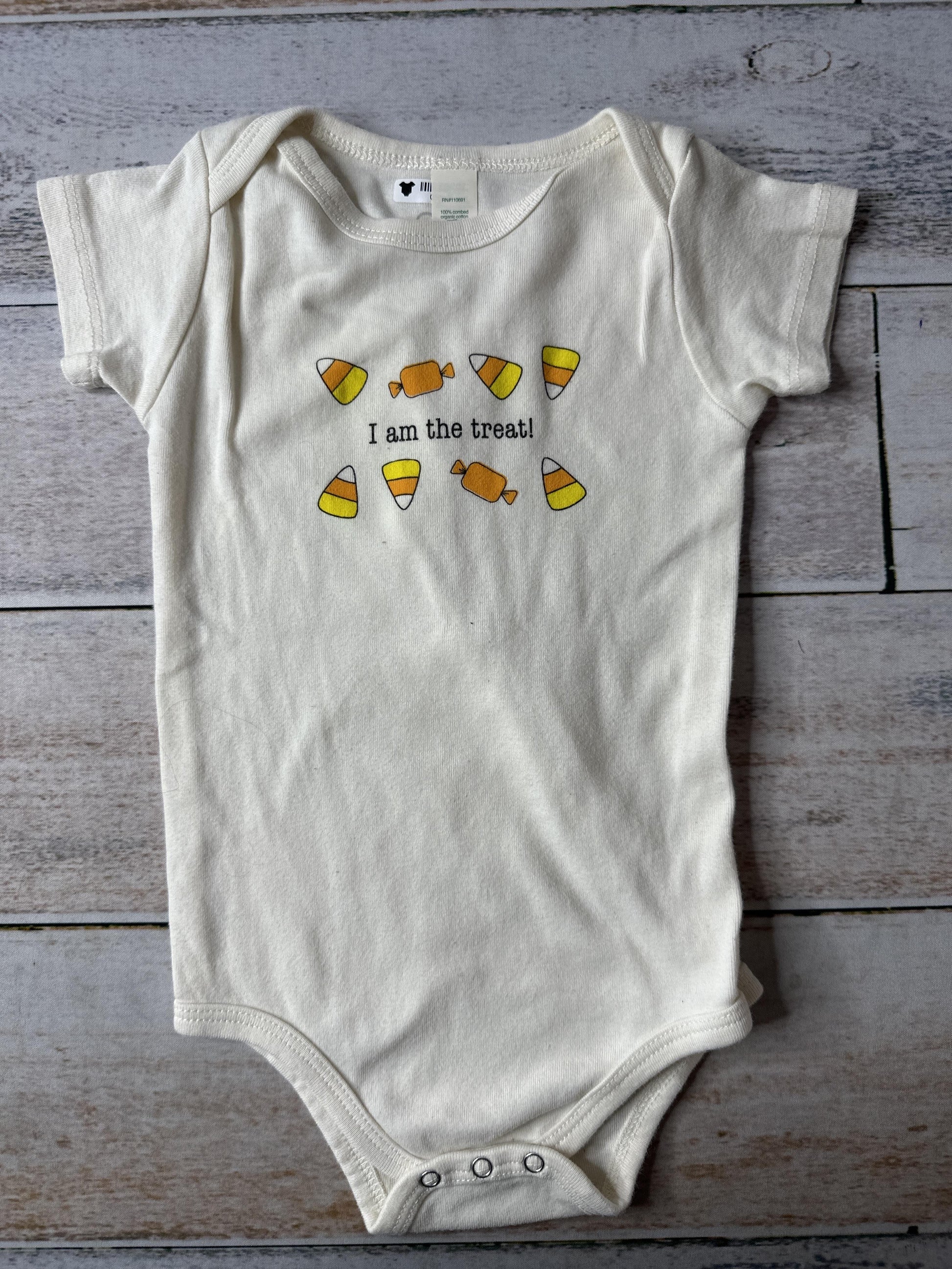 Simply Chickie Unisex Halloween Onesie Size: 12-18 months Halloween