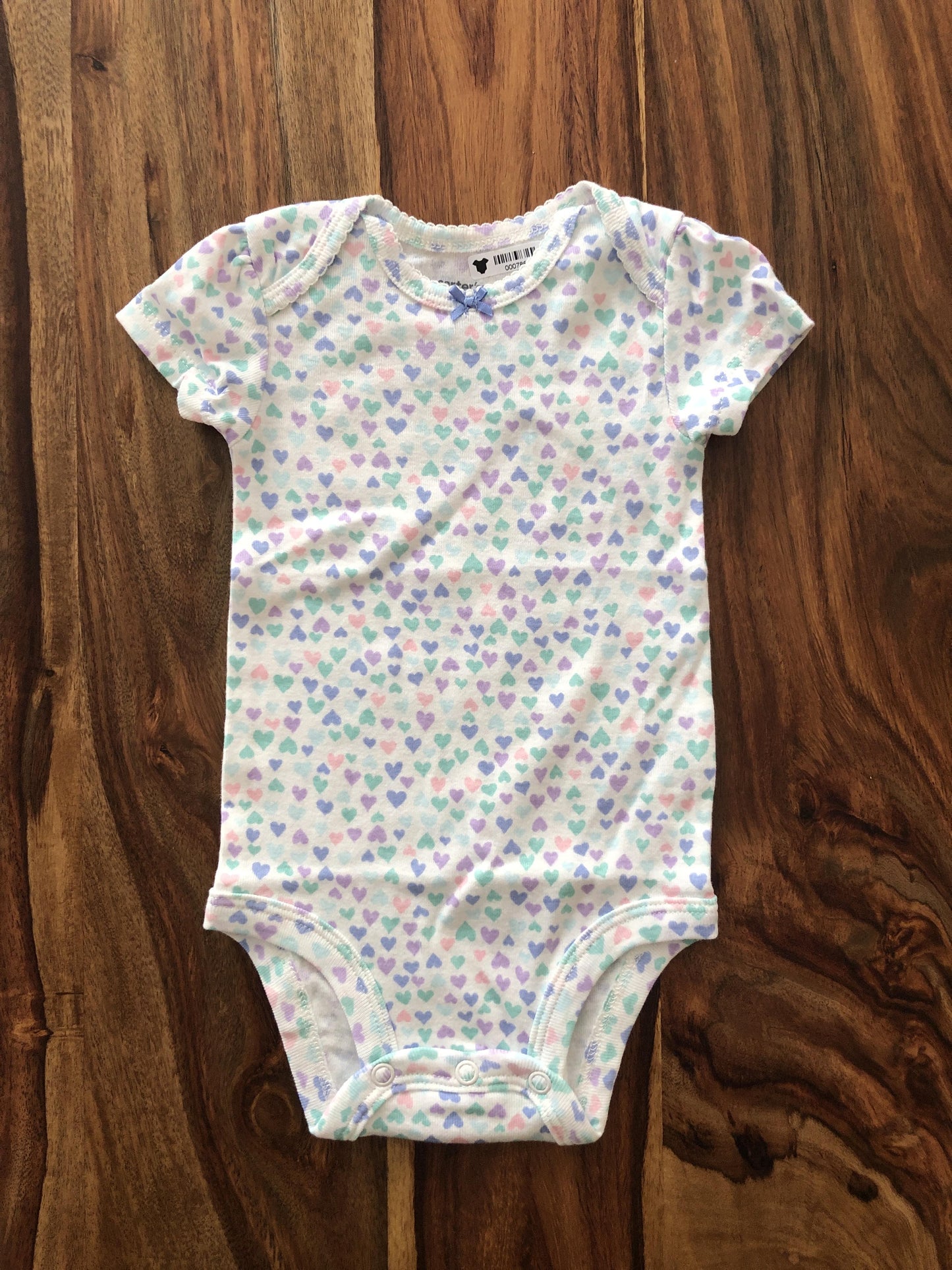 Carters Girls Hearts | White | purple | light green | Light Blue Onesie Size: 3 months Hearts | White | purple | light green | Light Blue