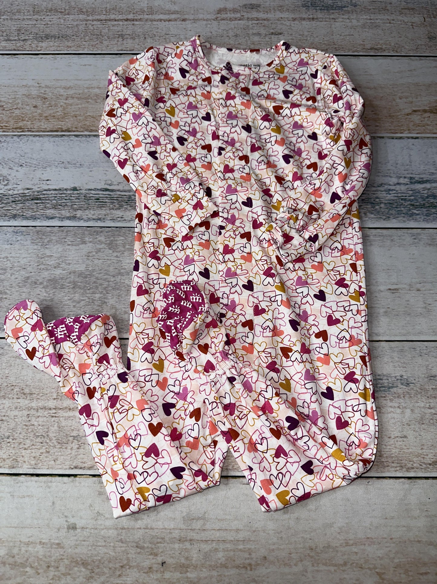 Magnetic Me Girls Hearts Pajamas Size: 18-24 months Hearts
